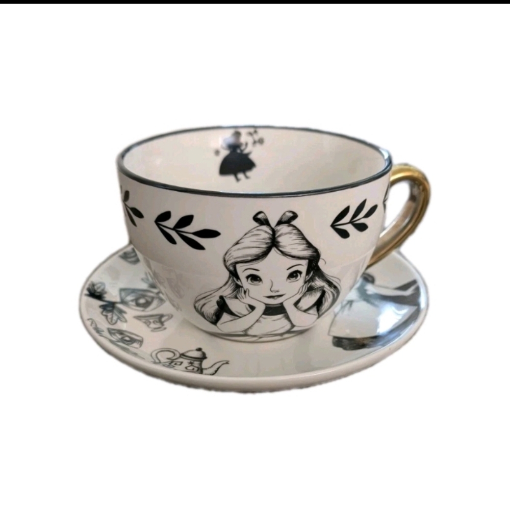 Disney Alice in Wonderland Teacup & Saucer Gold Handle Storybook Tea Set